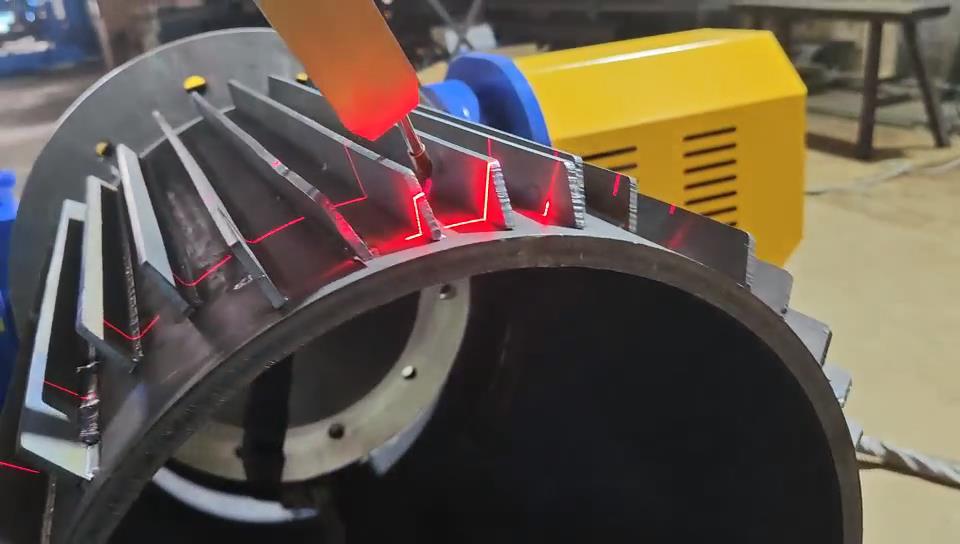 創(chuàng)想智控激光焊縫跟蹤器：電機(jī)外殼高效智能焊接的新突破