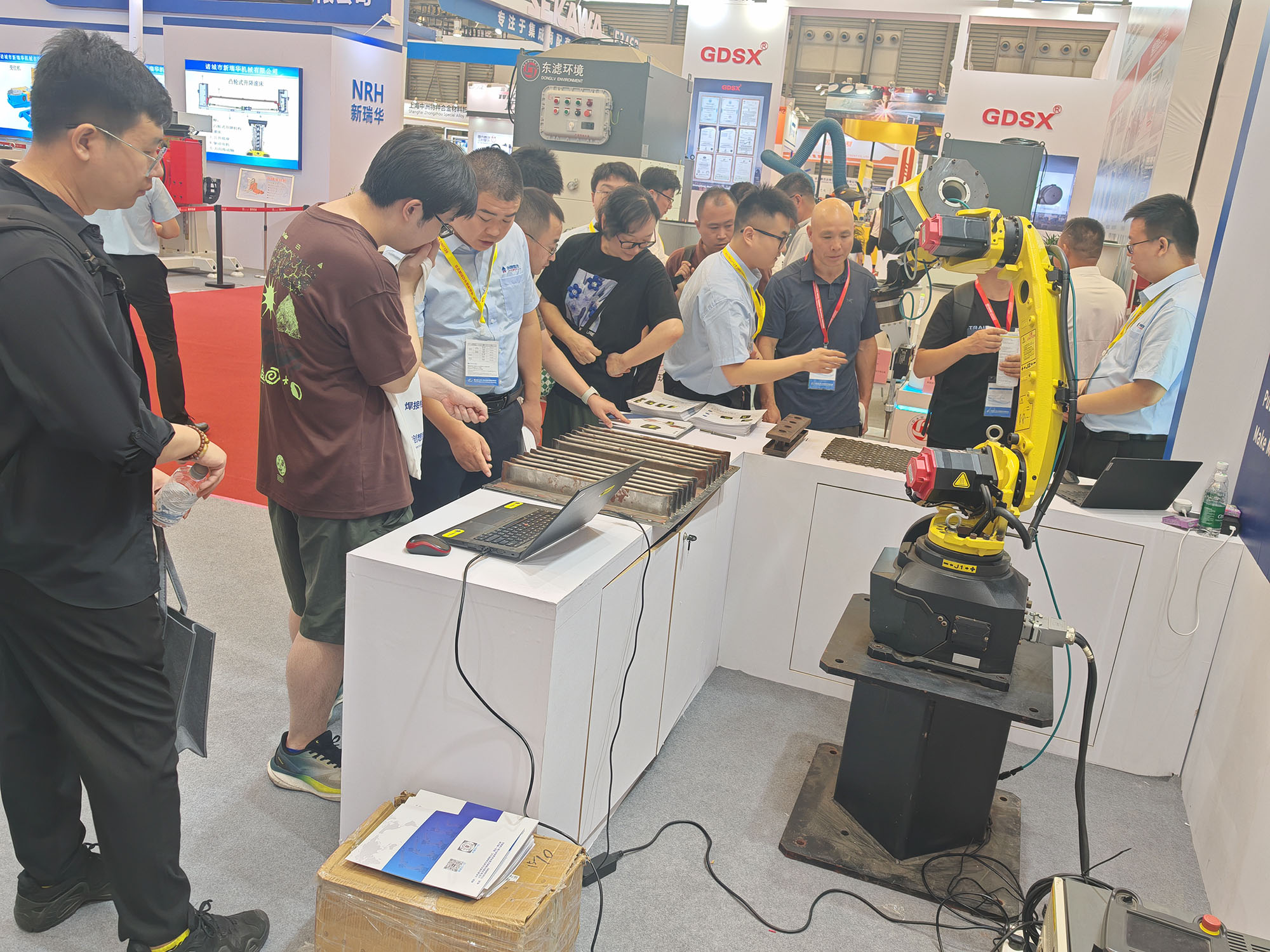 創(chuàng)想智控亮相第28屆北京·埃森焊接展，免示教與零前置焊縫跟蹤技術(shù)引爆現(xiàn)場(chǎng)關(guān)注